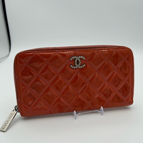 As Is Chanel Patent Quilted Wallet - Picture 1 of 9
